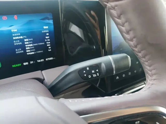 Leapmotor C11 — Фото автомобиля 13