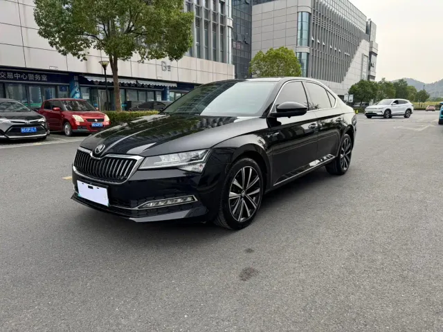 Фотография автомобиля — Skoda Superb