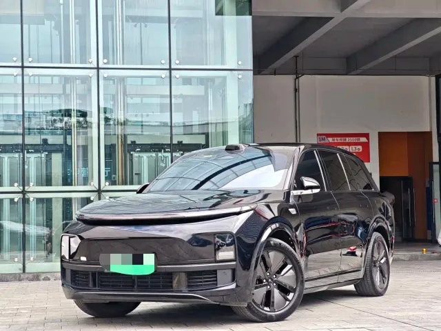 Li Auto L8 — Фото автомобиля 2