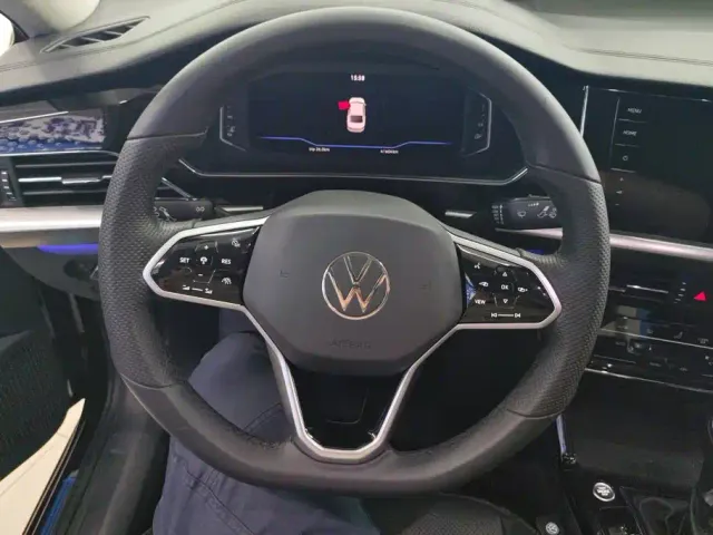 Volkswagen Passat — Фото автомобиля 15