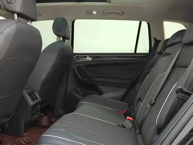 Volkswagen Tiguan L — Фото автомобиля 21