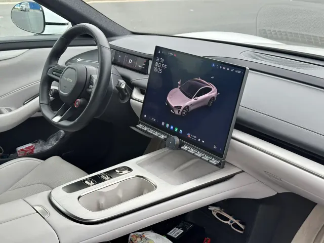 Xiaomi SU7 — Фото автомобиля 9