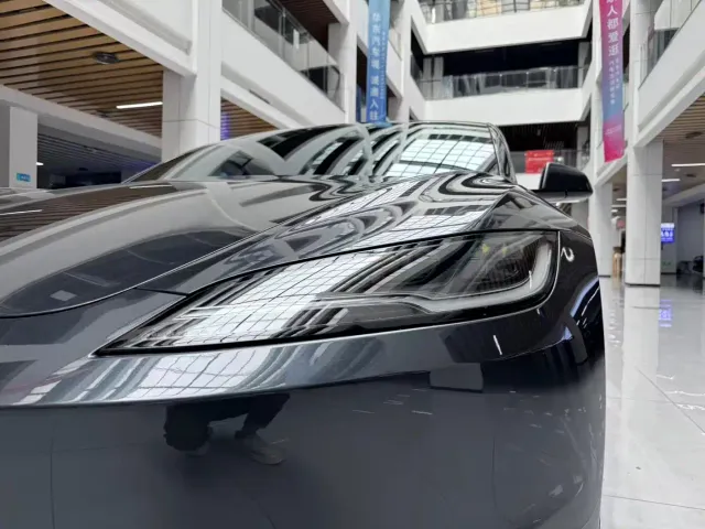 Tesla Model 3 2025 Model Rear-Wheel Drive Edition — Фото автомобиля 18