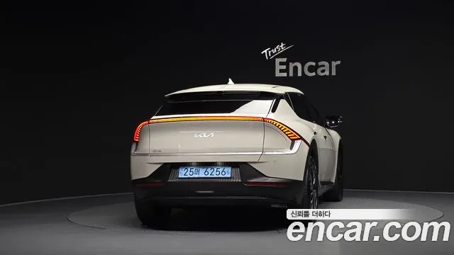 Kia EV6 — Фото автомобиля 3
