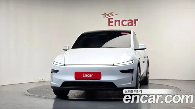 Tesla Model Y — Фото автомобиля 3