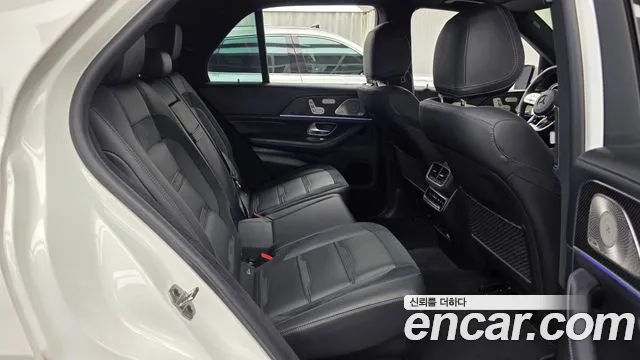 Mercedes-Benz GLE-Class — Фото автомобиля 12