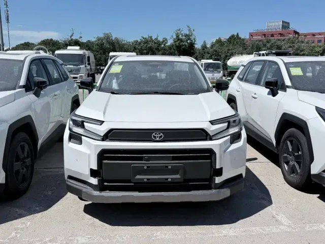Toyota RAV4 — Фото автомобиля 2