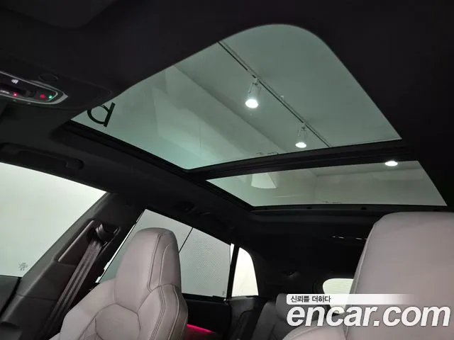 Audi Q8 55 TFSI quattro Premium — Фото автомобиля 16