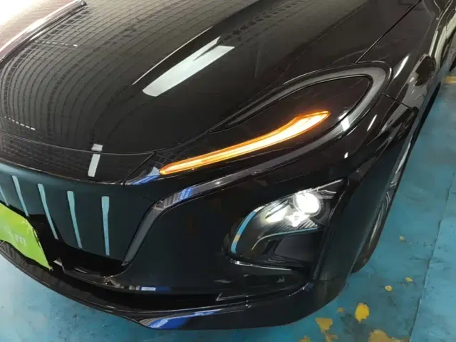 Hongqi E-QM5 — Фото автомобиля 23