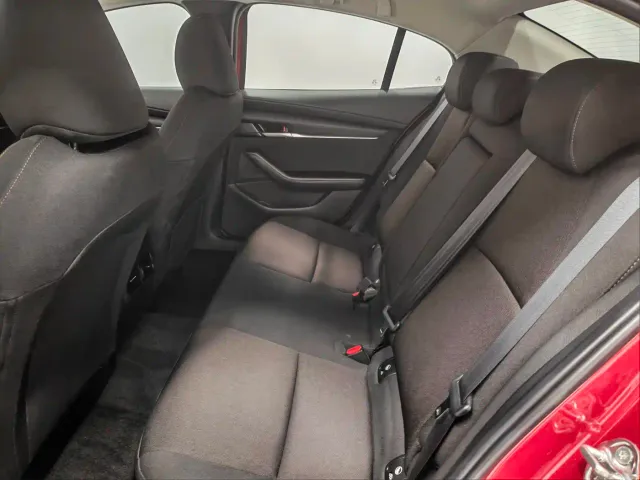 Mazda Axela — Фото автомобиля 11