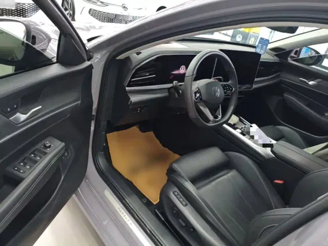 Volkswagen Passat — Фото автомобиля 15