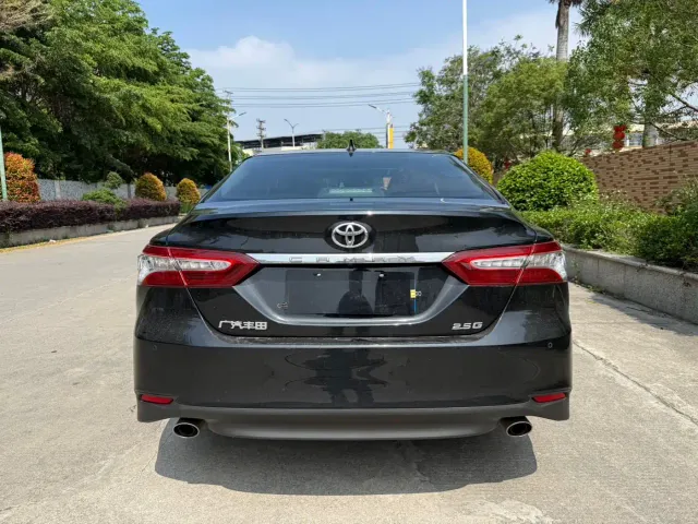 Toyota Camry — Фото автомобиля 6