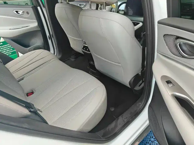 BYD Sealion 06 — Фото автомобиля 14