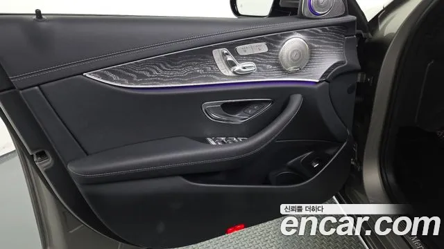 Mercedes-Benz E-Class W213 — Фото автомобиля 24