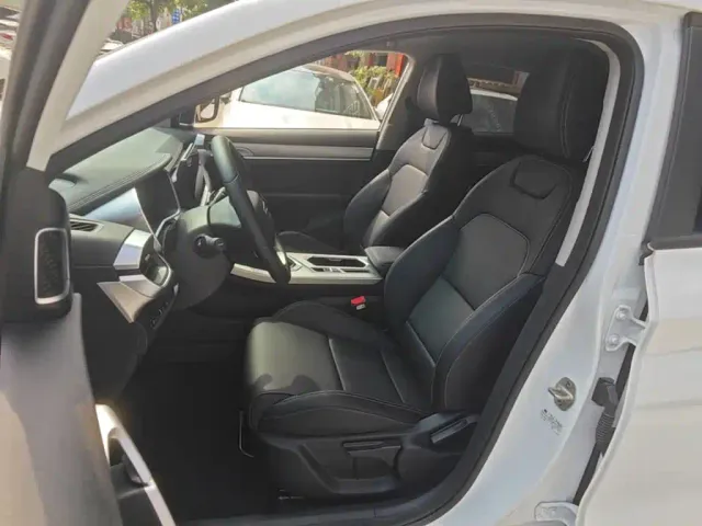 Geely Binyue — Фото автомобиля 14