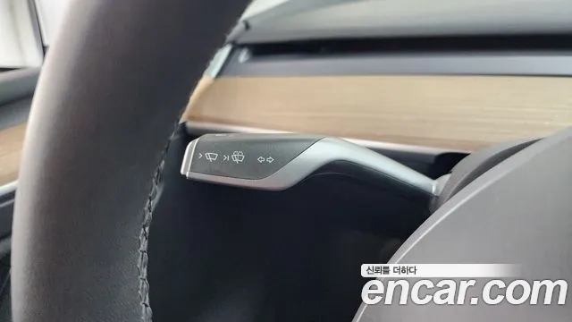 Tesla Model Y — Фото автомобиля 27