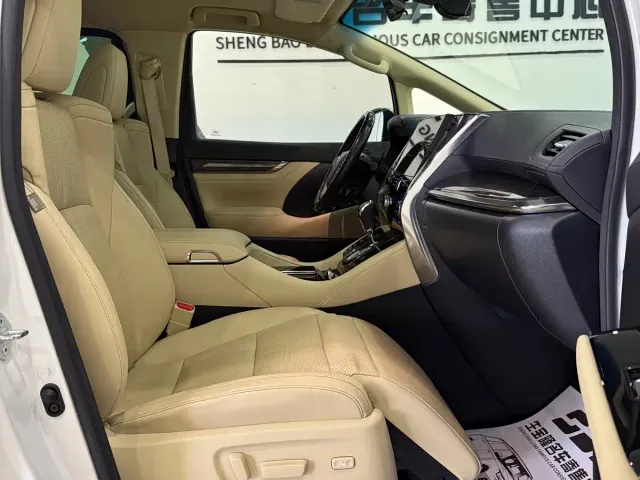 Toyota Alphard — Фото автомобиля 17