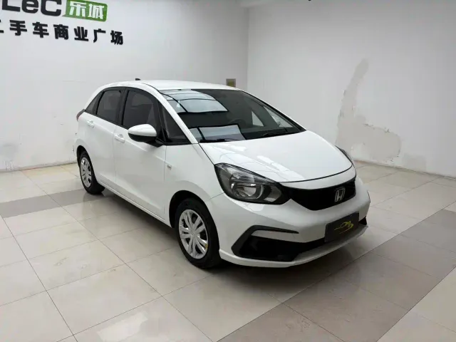Honda Fit — Фото автомобиля 3