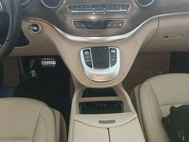 Mercedes-Benz V-Class — Фото автомобиля 13
