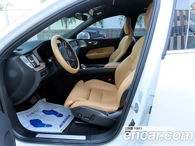 Volvo XC60 2nd Gen — Фото автомобиля 5