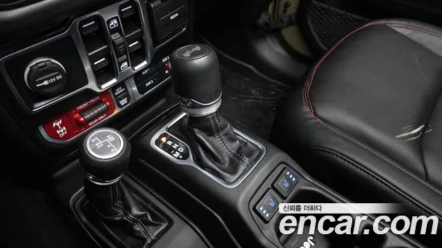 Jeep Wrangler JL — Фото автомобиля 12