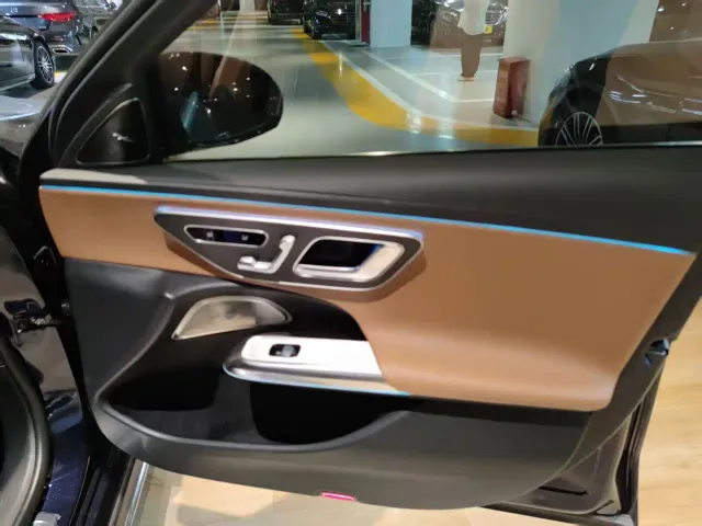 Mercedes-Benz E-Class — Фото автомобиля 11