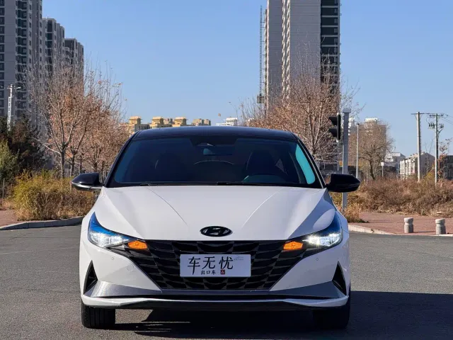 Hyundai Elantra — Фото автомобиля 2