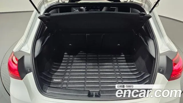 Mercedes-Benz A-Class W177 — Фото автомобиля 16