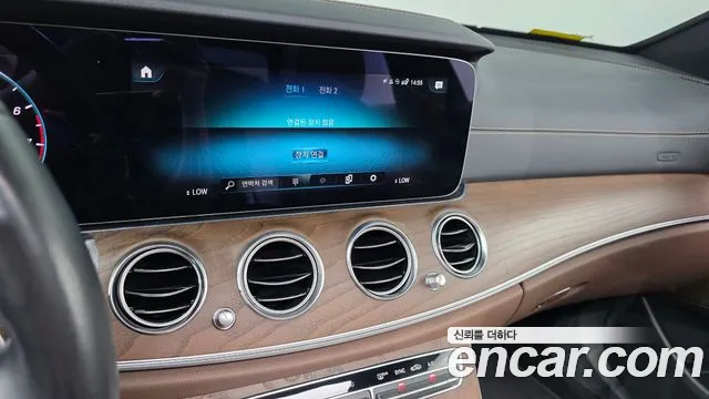 Mercedes-Benz E-Class — Фото автомобиля 14