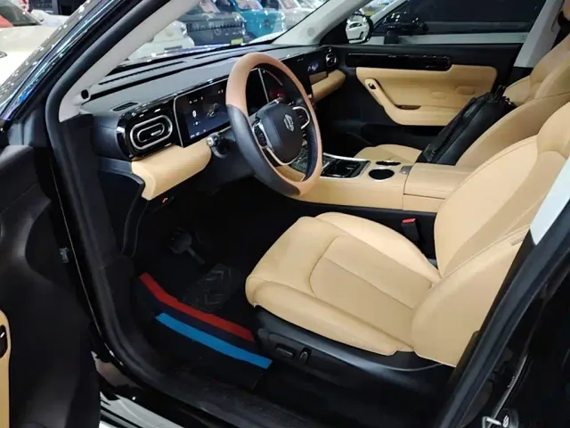 Leapmotor C11 — Фото автомобиля 14