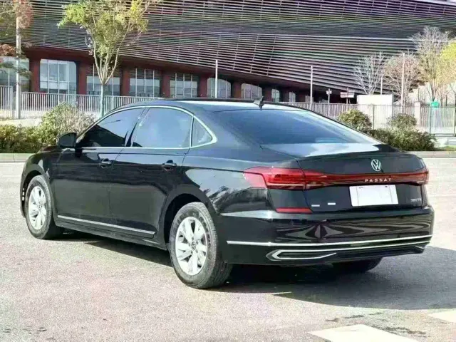 Volkswagen Passat — Фото автомобиля 7