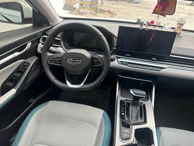 Geely Emgrand — Фото автомобиля 11