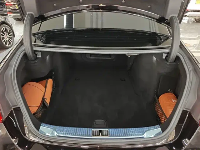 Mercedes-Benz S-Class — Фото автомобиля 18