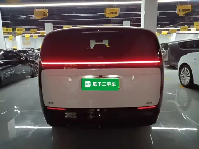 Li Auto MEGA — Фото автомобиля 5