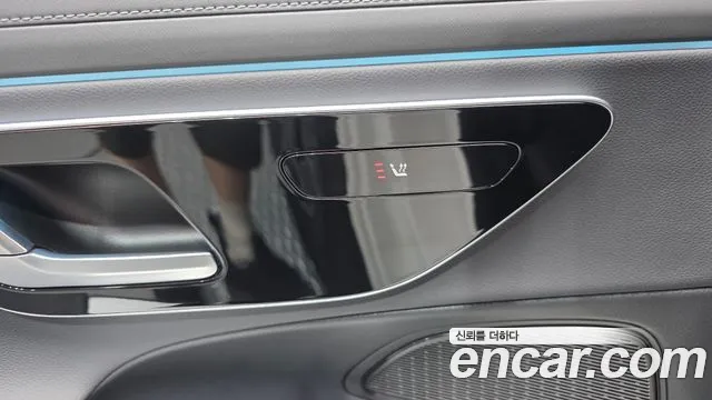 Mercedes-Benz E-Class — Фото автомобиля 28