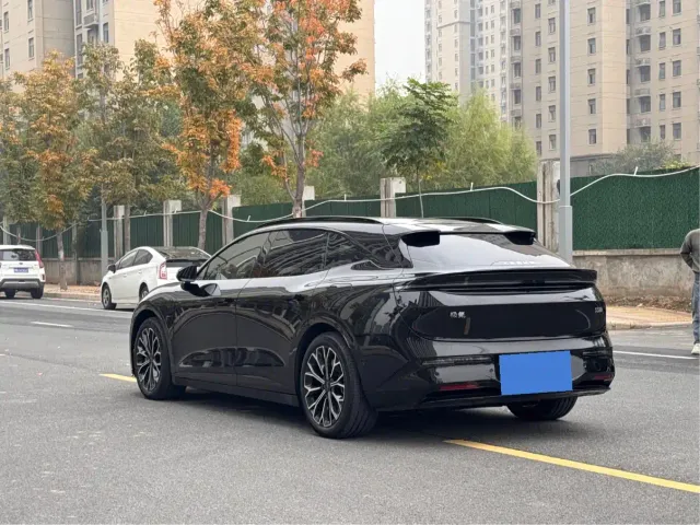 Zeekr 007 GT — Фото автомобиля 7