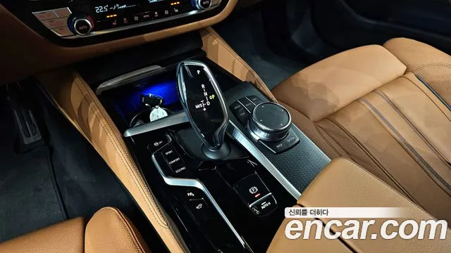 BMW 5 Series G30 — Фото автомобиля 9