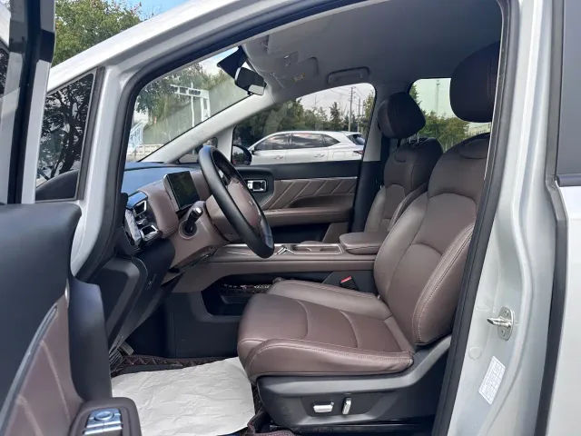 Wuling Starlight 730 — Фото автомобиля 3