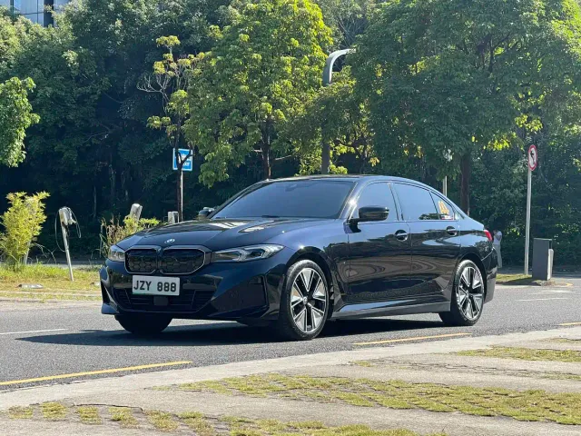 Фотография автомобиля — BMW i3