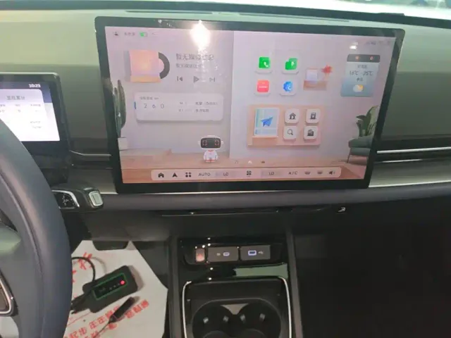 Geely Geometry G6 — Фото автомобиля 12