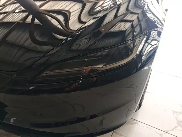 Tesla Model 3 — Фото автомобиля 23