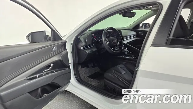 Hyundai Avante CN7 — Фото автомобиля 15