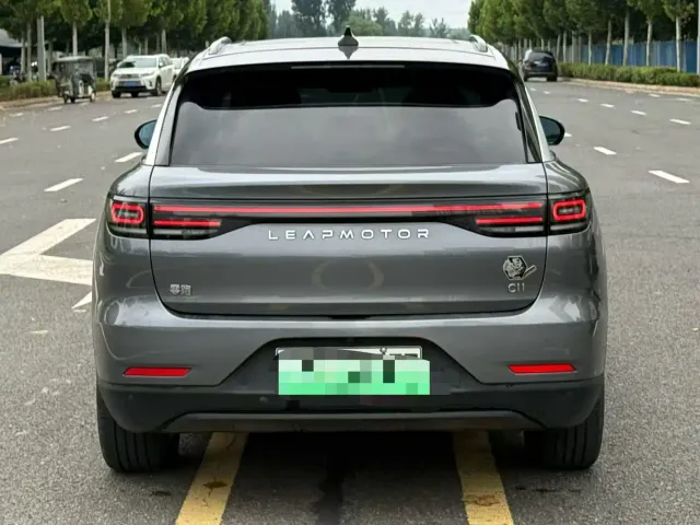 Leapmotor C11 — Фото автомобиля 9