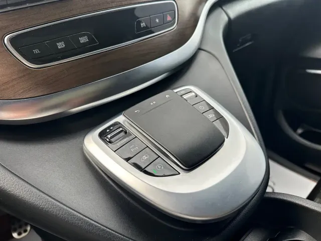Mercedes-Benz V-Class — Фото автомобиля 13