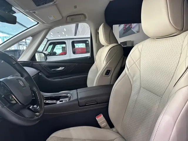 Toyota Vellfire — Фото автомобиля 7