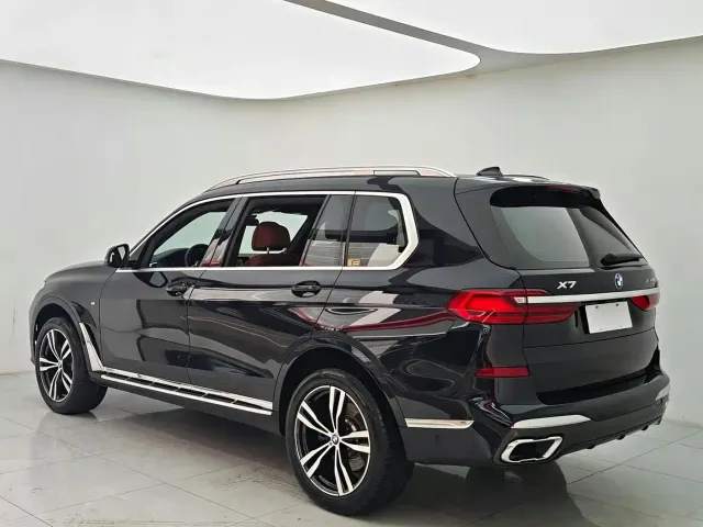 BMW X7 — Фото автомобиля 21