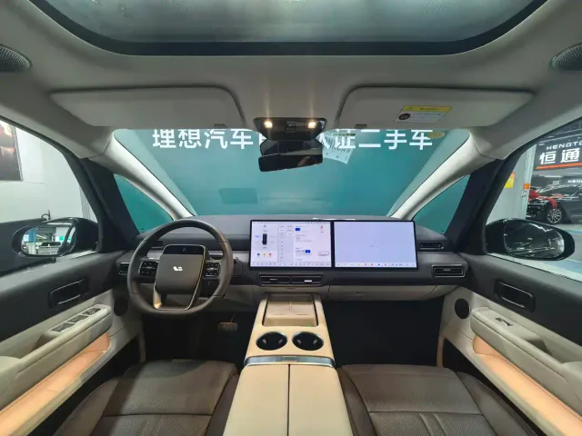 Li Auto MEGA — Фото автомобиля 19