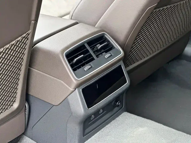Audi A7L — Фото автомобиля 8