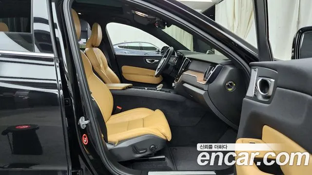 Вольво XC60 — Фото автомобиля 11