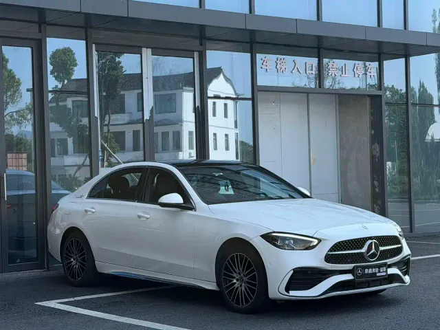 Mercedes-Benz C-Class — Фото автомобиля 3